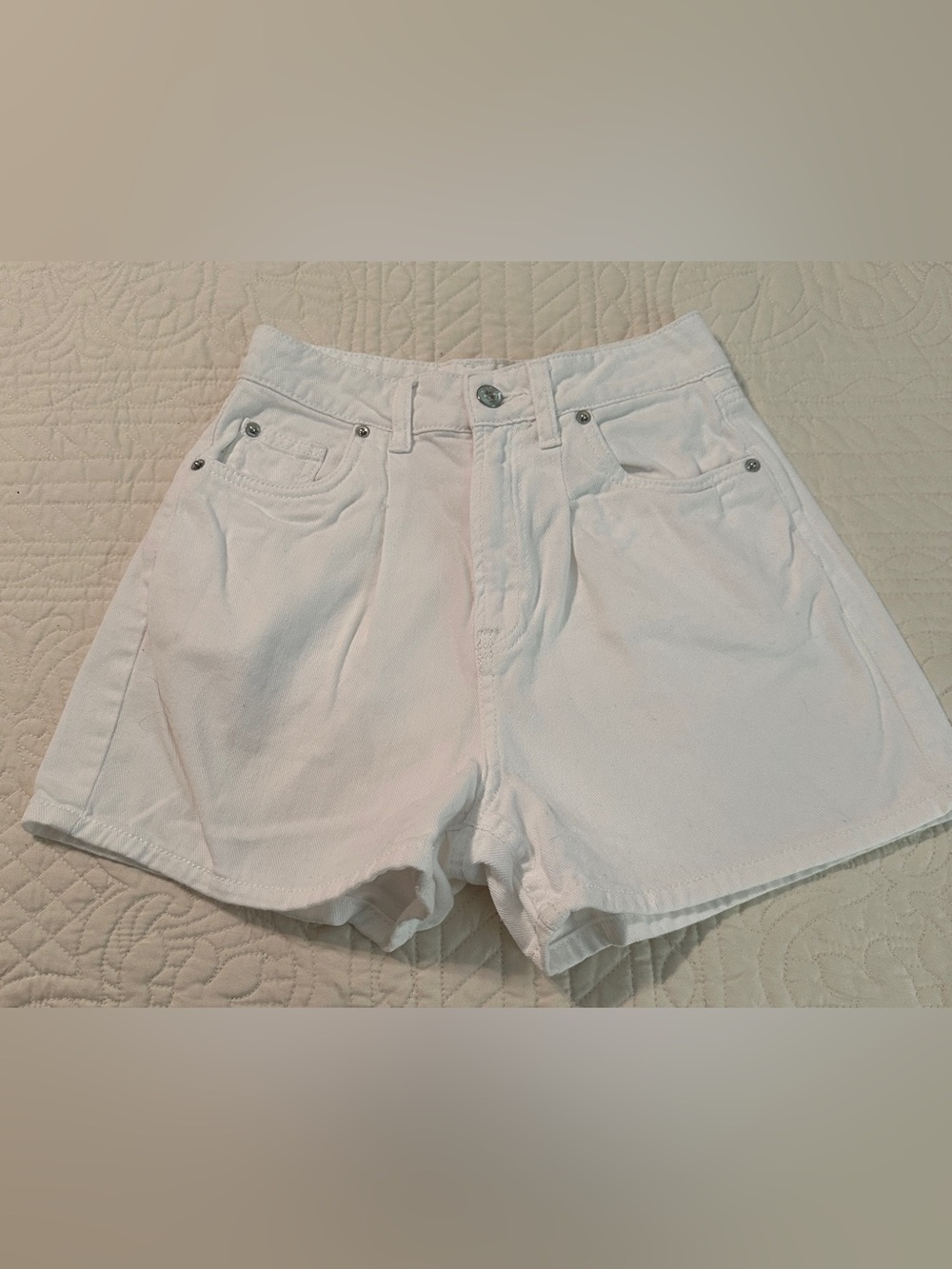Divided by H&M White Denim High Rise Shorts Classic 5-Pocket Style Size 2